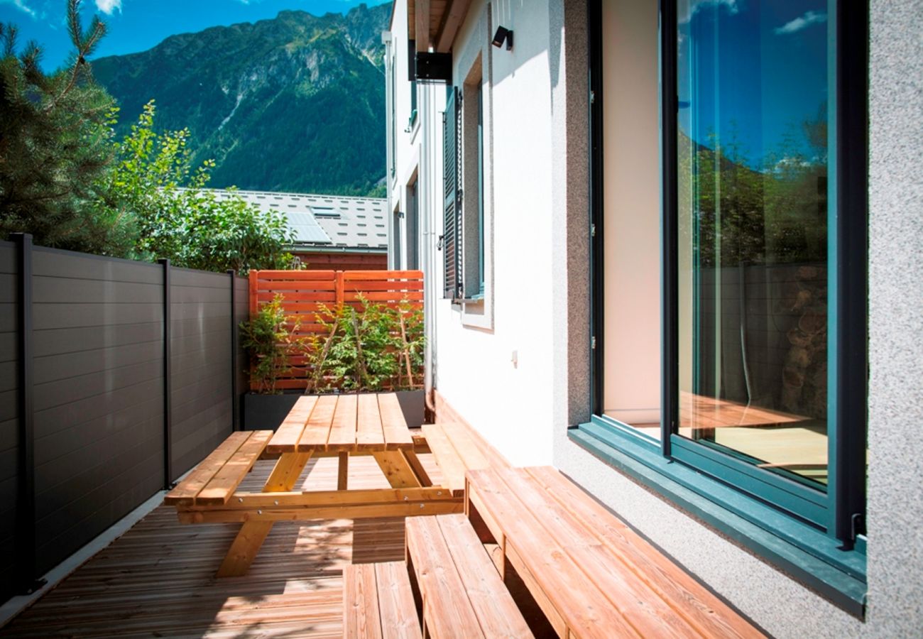 Terrasse avec vue vers le Brévent et le Mont Blanc Chamois 2 a une terrasse avec vue vers le Brévent et le Mont Blanc