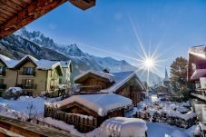 Green 6 a une vue magnifique sur les montagnes incluant l'Aiguille du Midi 