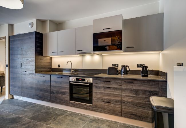 Cuisine bien équipée White Pearl A64 a une cuisine bien équipée