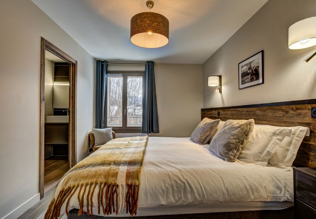 Chambre 1,  avec un lit double ou deux lits simples, et salle de bain Chambre 1 de White Pearl A34 est flexible avec un lit double ou deux lits simples, et salle de bain