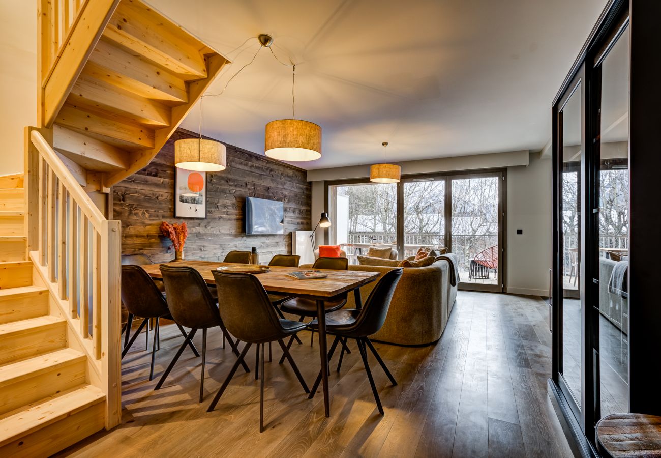 Escalier vers l'étage supérieur et les Chambres 3 et 4 White Pearl A34 a un escalier vers l'étage supérieur et les Chambres 3 et 4