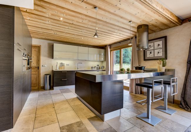 Spacious, fully-equipped kitchen  Chalet Sanaz has a spacious, fully-equipped kitchen