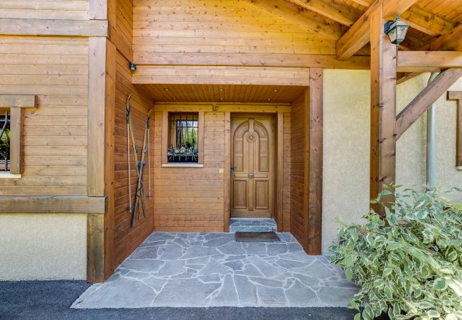 Traditional chalet exterior with chic, rustic interior Chalet Sanaz has a traditional exterior with a chic, rustic interior