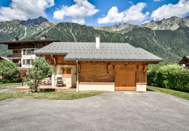 Plenty of exterior parking  Chalet Sanaz has plenty of exterior parking