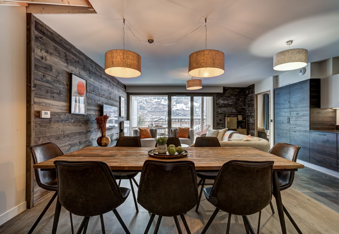 Stylish and cosy interior White Pearl A36 has a stylish and cosy interior