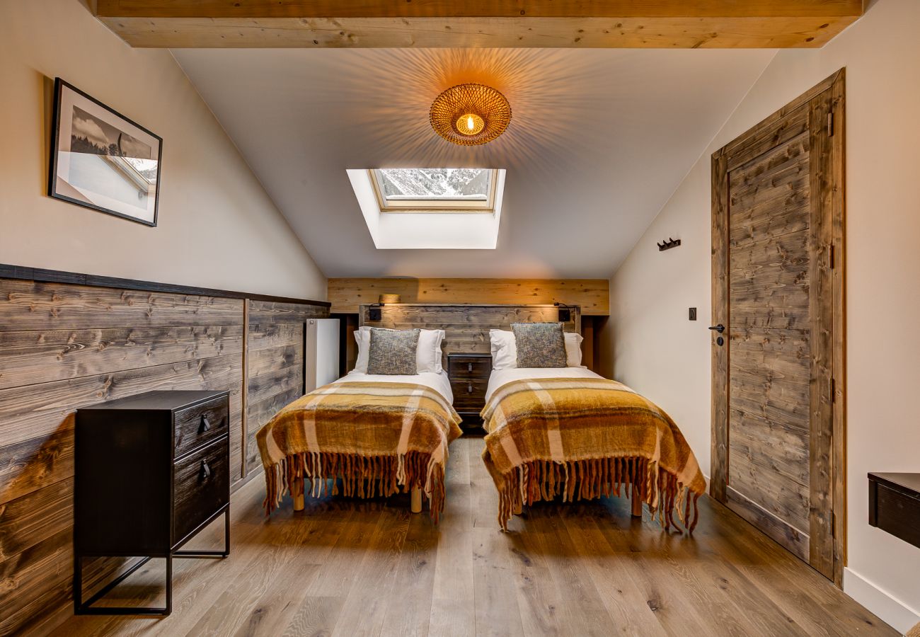 Bedroom 3, flexible double or twin room  Bedroom 3 of White Pearl A36 is a flexible double or twin room