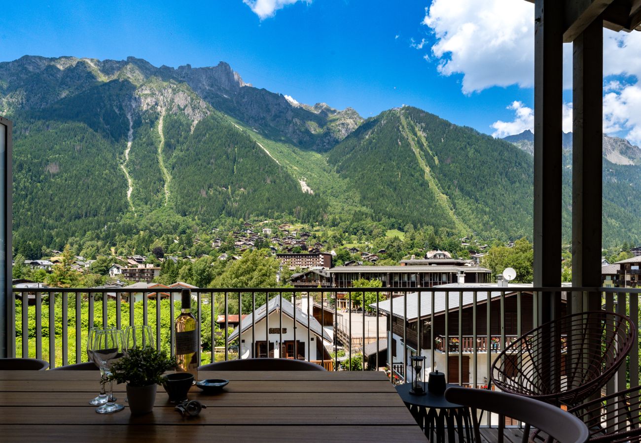 Views towards Brevent and the Aiguilles Rouges The balcony boasts views towards Brevent and the Aiguilles Rouges.