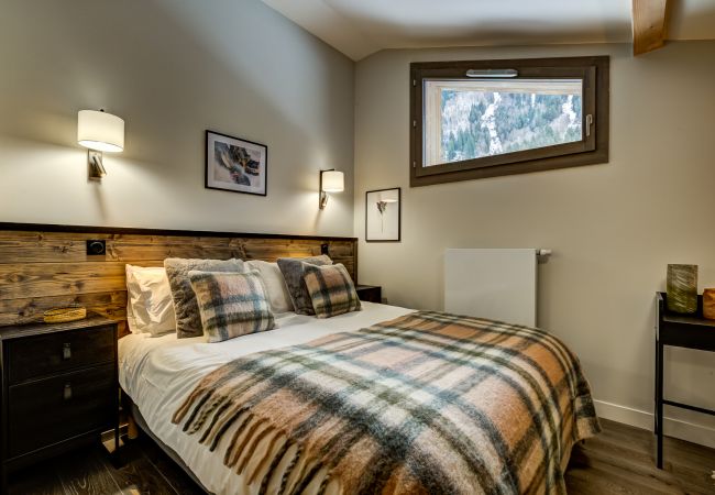 Bedroom 2, flexible double or twin room  Bedroom 2 of White Pearl A32 is a flexible double or twin room