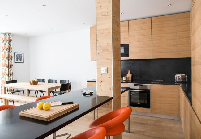 Breakfast bar for casual dining and extra workspace Chamois 1 has a breakfast bar for casual dining and extra workspace.