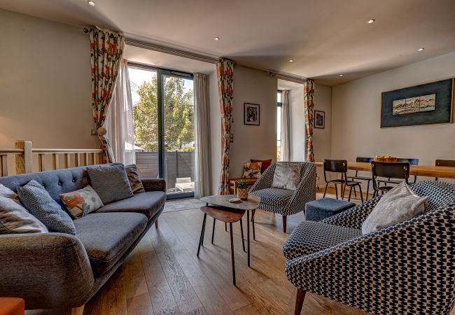 Stylish lounge in front of terrace doors  Chamois 1 has comfortable seating in front of the terrace doors.