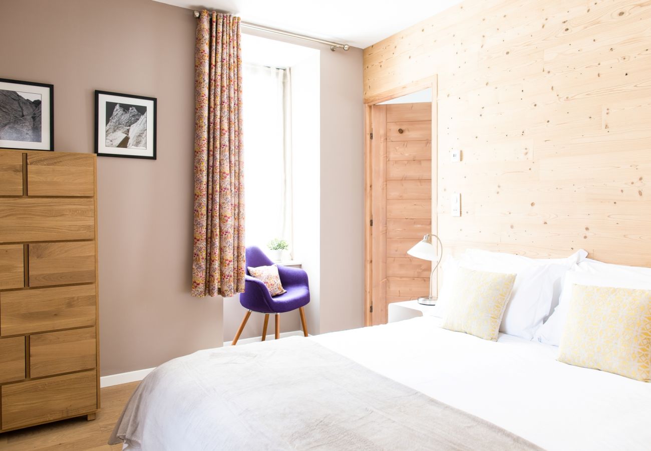 Bedroom 1, double room with ensuite  Bedroom 1 of Chamois 1 is a double room with ensuite.