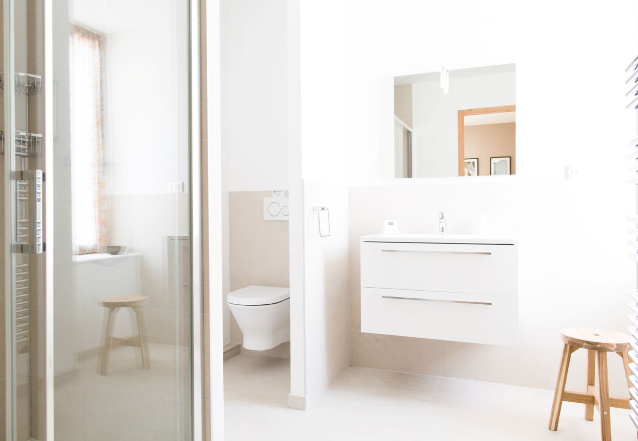 Ensuite shower room to Bedroom 1 There is an ensuite shower room to Bedroom 1 at Chamois 1.