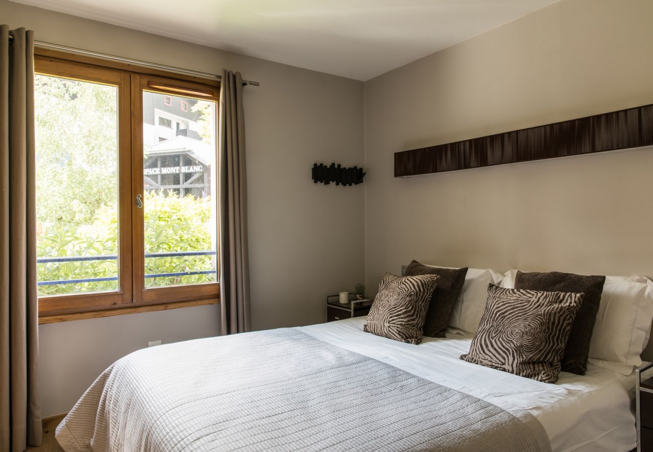 2 bedrooms sleeping up to 4 people (Bedroom 1 shown) Villa Floria has 2 bedrooms sleeping up to 4 people