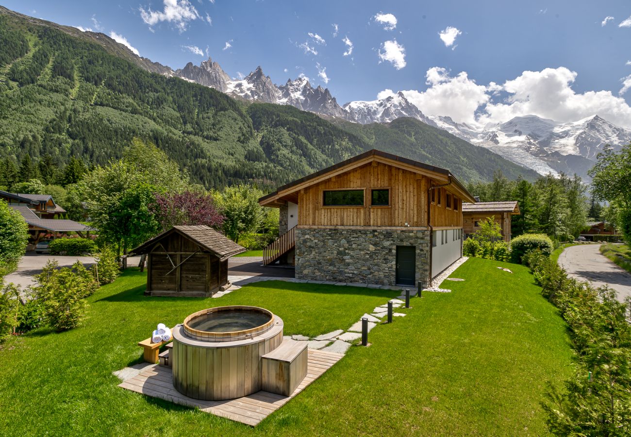 Hot tub with beautiful mountain views Chalet Breitalps has a hot tub with beautiful mountain views