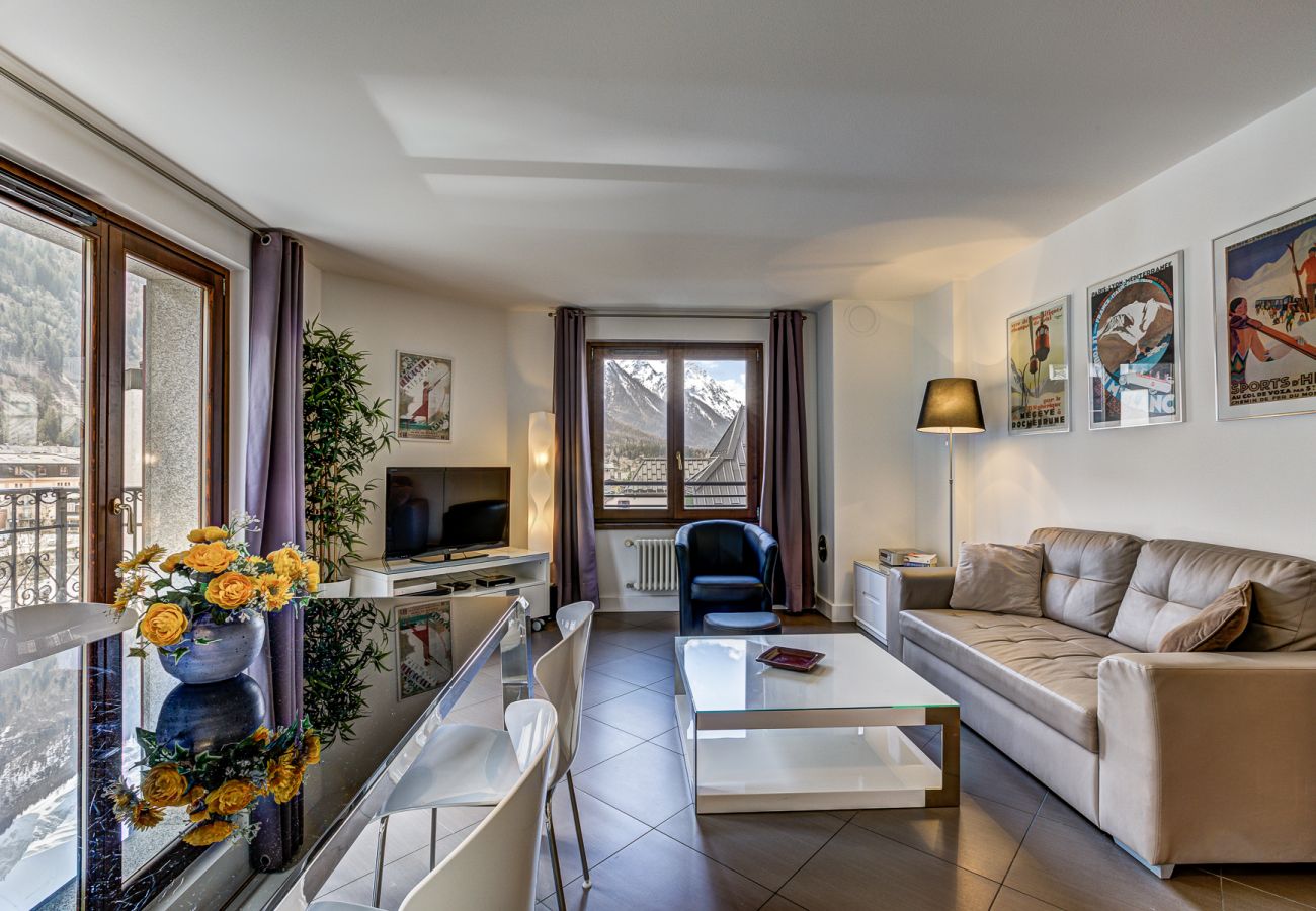 Bright, dual aspect living area Living area of Alpes 4