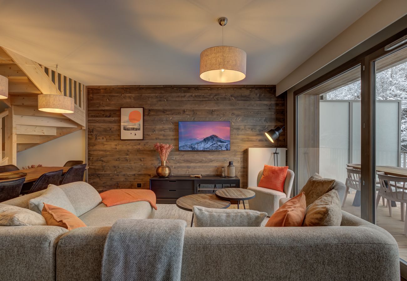 Luxurious lounge area with Smart TV  White Pearl A34 has a lxurious lounge area with a Smart TV