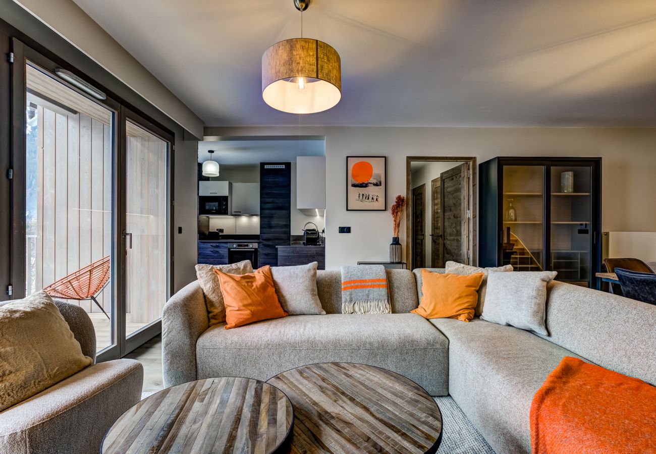 Hallway to lower floor bedrooms  White Pearl A34 has a hallway to the lower floor bedrooms